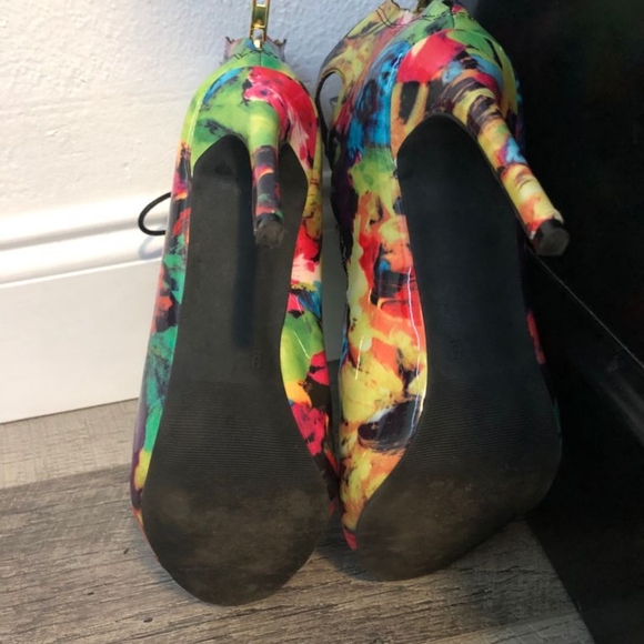 Tie up open toed heeled booties - Picture 3 of 3